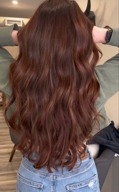 Copper Hair Halloween Costumes Ideas, Reddish Brown Hair With Bangs, Autumn Aesthetic Hair, Strawberry Chocolate Hair, 1960 Hairstyles For Long Hair, Neutral Copper Hair, Red Hot Cinnamon Hair, Dark Strawberry Brown Hair, Red To Brown Hair Before And After