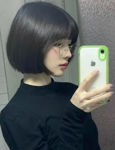 Korean Short Hairstyle, Haircut V, Bangs Hairstyle, Hair Style Korea, Trendy Hairstyle