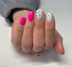 Trendy Dot Nails, Short Gel Nail Designs White, Nails With Spots, Pink Dalmation Nails, Fun Nail Color Combos, Simple Dipped Nails, Dalmation Print Nails, Dalmation Nail Art, Dalmatian Print Nails