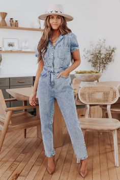 Denim Jumpsuit Outfit, Bright Colors Fashion, Jean Jumpsuit, Denim Short Jumpsuit, Gameday Dress, Casual White Dress, Jumpsuit Outfit, Game Dresses, Medium Wash Jeans