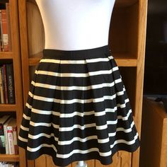 This Nwt Forever 21 Skirt Is Pleated With A Side Zipper And Horizontal Stripes. The Fabric Is 100% Polyester And The Skirt Is Lined With A Bit Of Tulle At The Inner Hem. Measurements Waist (Side Seam To Side Seam)-14 Inches, Length-15 Inches. H Forever 21 Mini Skirt With Relaxed Fit And Lining, Chic Mini Skirt By Forever 21, Chic Mini Skirt From Forever 21, Chic Skirted Skort From Forever 21, Chic Skirted Skort By Forever 21, Forever 21 Relaxed Mini Skirt, Forever 21 Lined Skirt For Day Out, Forever 21 Fitted Flared Skirt, Forever 21 White Flowy Skirt