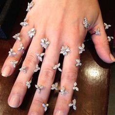 Yeprem Jewelry, Sparkly Flowers, Pinterest Jewelry, My Plant, Open Rings, Jewelry Diamonds, Cuff Jewelry, India Jewelry