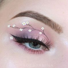 Creative Makeup Looks Eye Art, Wet Makeup, Make Up Kits, Halloweenský Makeup, Cute Eye Makeup, Halloween Eye Makeup, Eye Makeup Ideas