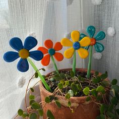 Groovy Daisy Plant Stake – sarahrozie Daisy Plant, Groovy Daisy, Different Shades Of Green, Orange And Turquoise, Glass Flowers, House Plant, 70s Inspired, Colour List, Glass Decor