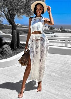 White Two-piece Beach Dress, White Stretch Beach Dress, Chic Fitted Sleeveless Cover-up, Sleeveless Stretch Cover-up For Beach Party, Stretch Sleeveless Cover-up For Beach Party, Chic Beach Dress With Split, Chic Split Beach Dress, Two-piece Maxi Summer Dress, Fitted White Summer Cover-up