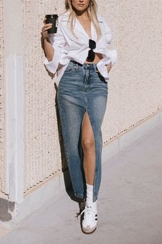 Long Denim Skirt Outfit, Adidas Samba Outfit, Samba Outfit, Midi Skirt Outfit, Denim Skirt Outfits, Long Denim Skirt, Trendy Denim, Keep It Real, Looks Chic