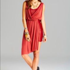 Free People Dress Nwt Hi Lo Tuscan Red Color Is Like A Rust Color Shimmery Dress That’s Is Lined And Covered By A Knit Overlay Overlay Drapes The Front & Back Wraps Partially Around The Mini Dress Size M 16” Pit To Pit Minnie Dress Is 33” Long See Pics Please Has Some Stretch Polyester Spandex Blend Pull On Bohemian Sleeveless Midi Dress For Night Out, Red Draped Midi Dress For Summer, Minnie Dress, Red Wrap Dress, Orange Midi Dress, Shimmery Dress, Contrast Dress, Free People Mini Dress, Corset Style Tops