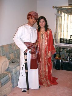 Oman Bride and groom Omani Clothing, Omani Wedding, Interesting Cultures, Wedding Drapes, Arabian Decor, Arabic Culture, Cape For Women, Rajputi Dress, Arabian Peninsula