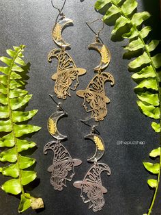 🌿🌙 Fern moon Witch Earrings ️ Always handmade with epoxy resin, hypoallergenic ear wires, gold/silver findings, raw brass/stainless steel witch charms, real dried/pressed fern leaf plants, & love 💝 Witch Charms, Pressed Fern, Spooky Earrings, Witch Earrings, Plant Jewelry, Moon Witch, Fern Leaf, Earrings Halloween, Witch Jewelry