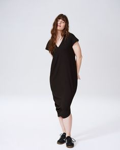 Geneva V-Neck Dress - Black | Universal Standard Chic Outfits Edgy, Tank Dresses Outfit, Casual Edgy, Basic Black Dress, Thread Up, Universal Standard, Edgy Chic, Ageless Style, Virtual Stylist