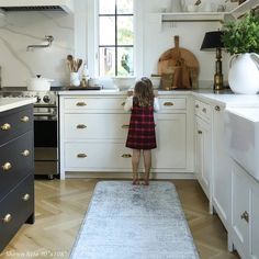 Whether it's being used as a standing desk mat in the office or kitchen mat in front of the sink, the boho pattern of our Minerals anti-fatigue standing mat fits perfectly with your neutral decor and is available in a multiple sizes, including runners. Creating a super comfy space where you stand for prolonged periods of time, our anti-fatigue kitchen mats look like an heirloom rug but feel like you're standing on a zillion gummy bears. The Quartz color is a combination of medium gray tones with House Of Noa, Farmhouse Kitchen Rug, Comfy Space, Standing Mat, Laundry Kitchen, Anti Fatigue Kitchen Mats, Kitchen Rugs And Mats, Quartz Color, Gray Tones