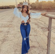 Hispanic Outfits, Cowgirl Outfit, Country Cowgirl, Latina Fashion Outfits