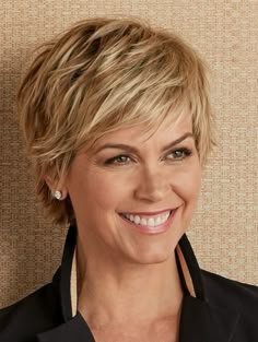 love razored short layers of bangs - I'd want my hair a bit longer on sides Women’s Short Layered Hairstyles, Short Straight Layered Haircuts, Short Razor Cuts For Women, Short Haircuts With Layers, Short Layers, Blonde Pixie Cuts, Best Short Haircuts