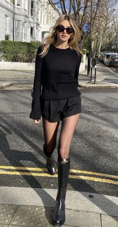 Ysl Ad, Riding Boot Outfits, Camille Charriere, First Date Outfits, Throwing Shade, Mode Inspo, 가을 패션, Short Shorts, Looks Vintage