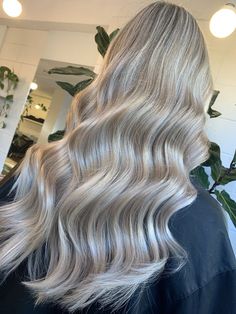 Perfect Blonde Hair, Hairstyles List, Classic Wedding Hair, Shaggy Short Hair, Sandy Blonde, Chin Length Hair, Ash Blonde Hair, Natural Curls Hairstyles