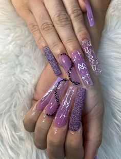 Birthday Nails Inspo Purple, Pink Aquarius Nails, 40th Bday Nails, Baddie Birthday Nails Aquarius