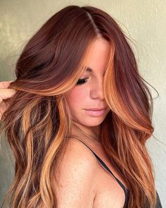 30 Stunning Pictures of Red Hair with Highlights 2024 - Hair Adviser Red Hair With Highlights, Strawberry Blonde Hair Color, Hair Adviser