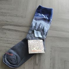 Mossy Oaks Men's Crew Socks. Novelty Or Dress Socks. Nwt. Camping Or Outdoors Theme. Lightweight. Sock Size 10-13. Shoe Size 6-12. Great Gift Idea! Bundle With Other Socks In My Closet For A Discounted Price! Mossy Socks, Socks Camping, Gray Non-slip Outdoor Socks, Hiking Socks L.l.bean, Mens Novelty Socks, Mossy Oak, Mens Crew Socks, Dress Socks, Crew Socks