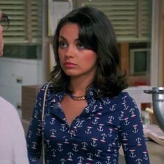 Mila Kunis Short Hair That 70s Show, Mila Kunis Bangs, Mila Kunis Hair That 70s Show, Jackie That 70s Show Hair, Jackie Burkhart Short Hair, 90’s Short Hair