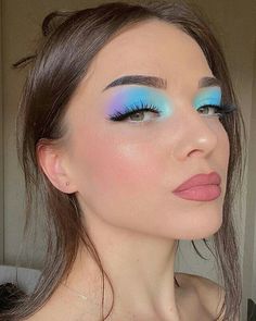 Moon Palette, Palette Blue, Tom Pastel, Beauty Eyeshadow, Power Of Makeup, Blue Eye Makeup, Makeup Lipstick, Insta Makeup, Blue Moon