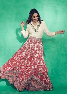 Shirt And Lehenga Outfit, Elegant Skirt Outfits, डिजाइनर कपड़े, Long Skirt And Top, Long Skirt Fashion, Long Skirt Outfits, Lehenga Skirt, Traditional Indian Outfits, Indian Gowns Dresses