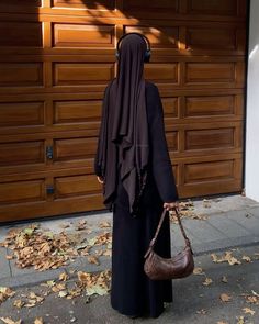 #modestwear #modestwear #modestwearinspiration #modestinspiration #hijabi #hijabiinspiration #outfit #outfitinspo #outfitinspiration Modest Fashion Abaya, Hijabi Ice Skating Outfit, Niqabi Outfit, Modest Clothing Muslim, Hijabi Wardrobe, Baddie Hijabi Outfits, Niqab Outfit, Jilbab Outfits, Abaya Outfits