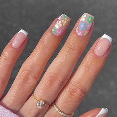 PRICES MAY VARY. 【Service Guarantee】If you have any questions about this white fake nails with flowers design, please feel free to contact us by Email. In case of transportation damage or quality problems, REPLACEMENT guarantee is provided. 【Eco-Friendly】Our square press on nails are made of environmentally friendly ABS resin material, which is non-toxic, tasteless and environmentally friendly. 【Package Contents】24 PCS Press on Nails & A Nail File & Jelly Glue Stickers.(Durability of jelly glue Summery Nails, Flower Nail Designs, Fake Nails With Glue, Stick On Nails, Girls Nails, Gel Nail Art, Artificial Nails