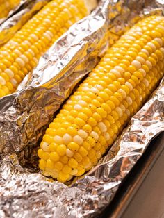 corn on the cob in foil lined baking pan