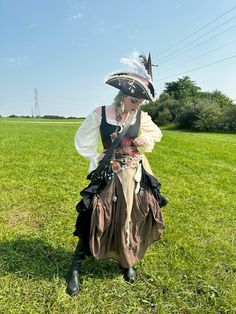 My outfit for pirate weekend at the ren faire 🏴‍☠️ Thrifted Pirate Costume, Pirate Clothes Aesthetic, Pirate Ren Faire Costume, Rem Faire Outfit, Pirate Style Outfits, Ren Faire Pirate Woman, Pirate Core Outfits, Renfaire Pirate, Female Pirate Outfit