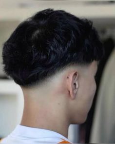 Haircut For Guys, New Hairstyle For Men, White Guy Haircuts, Low Fade Haircut Men's, Men Short Hair Fade, Fade Haircut Designs, Fade Men