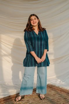 Kurta With Straight Jeans, Indigo Short Kurti Designs, Straight Short Kurti Designs, Cotton Short Tops Indian, Short Tops For Girls, Short Kurtis For Jeans, Short Kurti Designs, Cotton Short Tops, Kurti With Jeans