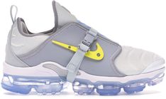 Mens Nike Shoes Outfit, Summer Swag Outfits, Nike Vapormax Plus, Mens Outdoor Clothing, Basketball Shoes For Men, Jordan 13 Shoes, Air Vapormax Plus, Nike Air Vapormax Plus, Yellow Nikes