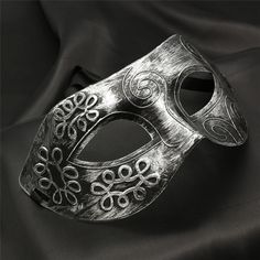 Steampunk mask: Venice is of zeppelins, Da Vinci is flying with his famous Aerial Screw! Item type: Steampunk mask Color : Antique Silver Gender: Unisex Elastic strap Vintage Masquerade Costume Accessories For Halloween, Steampunk Masks And Prosthetics For Carnival Festival, Vintage Masks For Halloween Costume Party, Vintage Halloween Costume Party Masks, Steampunk Eye Mask For Masquerade, Rave Style Masquerade Mask Costume Accessory, Gothic Style Festival Eye Mask, Punk Style Masquerade Mask For Costume Party, Punk Masquerade Mask For Costume Party