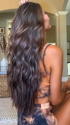 Long Brown Crimped Hair, Long Formal Hairstyles Loose Waves, Crimped Brown Hair, Loose Crimped Hair Waves, Beach Waves Long Hair, Grad Hairstyles, Loose Curls Hairstyles, Brown Hair Extensions, Long Hair Waves