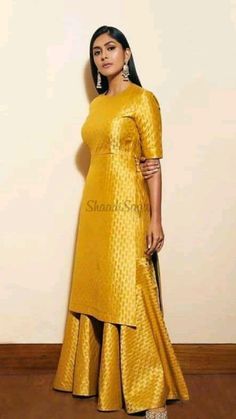 Sharara Suit, Salwar Kamiz, Traditional Indian Outfits, Kurti Designs Party Wear, Kurta Designs Women