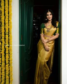 Pelli Sarees Pattu, Kanjeevaram Sarees Wedding, Yellow Bridal Saree, Pattu Sarees Latest Collection, Bridal Saree Designs, Bridal Saree Collection, Engagement Sarees, Wedding Saree Designs, Kerala Wedding Saree