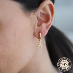 --LosAngelesMinimalist-- Letter Earring, Minimalist Earrings, Huggie Hoop Earrings, Gold Plated Earrings, Initial Earring, Everyday Earrings, Personalized Earring Please write down the initial you want to finalize the order. It offer an easy usage and will hold up long times due to the material choice and production quality. The earrings comes in pairs. Material: High-Quality Solid 925 Sterling Silver Finish: Gold, Silver, Gold Rose The earring is finished with either 14K gold fill, rose gold fi Minimalist Personalized Drop Earrings, Personalized Minimalist Drop Earrings, Personalized Minimalist Dangle Earrings, Alphabet Earrings, Order Earrings, Interlocking Circle Necklace, Earring Minimalist, Mom Ring, Letter Earrings