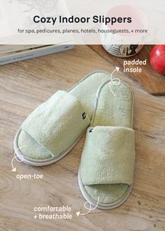 Cute, soft, + comfortable slippers with an open-toe design can be used at home, hotels, spa, and other places. They're lightweight, easy to pack + to travel with. 2 sizesMedium length: 10.5" (27 cm)Large length: 11.4" (29 cm) 🏆 Premium plush fleece 😌 Comfortable + breathable🦶 Open-toe design🧇 Textured sole to prevent slipping💪 8 mm thick EVA bottom + Wear-resistant