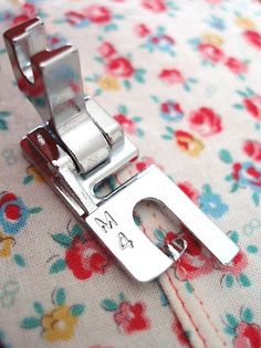 an image of a sewing machine on the screen