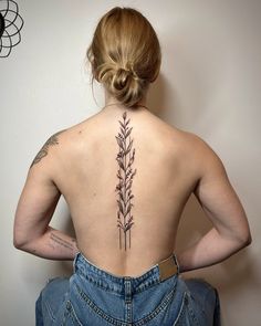 floral spine tattoo feminine inspo inspiration girly Country Spine Tattoos, Floral Spine Tattoo, Pmu Brows, Tattoo Techniques, Spine Tattoo, Spine Tattoos, Inked Babes, Tattoo Placement, Minimal Tattoo