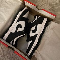 Size 5.5 Women’s Size 4 In Boys New, In Box Authentic Fast Shipping Nike Dunk Low Black White, Air Max 270 Women, Panda Dunks, Black Nike Air Max, Purple Sneakers, Pink Running Shoes, Nike Tennis Dress, Nike Air Max For Women, Air Max Women