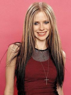 00s Hair, 2000s Hair, Avril Lavigne Photos, Skunk Hair, Cosmo Girl, Under My Skin, Black And Blonde