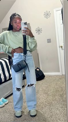 New Valence Outfits, Cropped Jean Jacket Outfit Black Women, Jackie Aina Outfit, Outfits For School Black Women, Movie Outfit Ideas, Calm Fits, Estilo Swag, Fly Outfit, Fasion Outfits