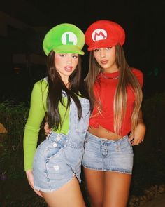 30 Best Friend Halloween Costume Ideas | Bff Halloween Party Outfits Twining Halloween Costumes, Mario And Luigi Costumes Couple, Mario And Luigi Costumes Women, Carnaval Outfit Ideas, Mario Costume Women, Carnaval Inspo, Luigi Halloween Costume, Mario Halloween Costumes, Ideas Disfraz