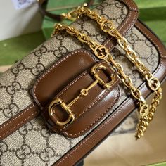 ADC Fashion - GCI Bags - 865 A+ Excellent Quality; Contact us if you've any questions in your mind. Luxury Clutch, Luxury Crossbody, Trendy Tote, Cute Bag, New Handbags, Shoulder Bag Women, Crossbody Shoulder Bag, Gucci Bag, Evening Bags