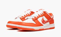 Womens Dunk Low, Orange Color Combinations, Jordan Shoes Girls, Yeezy Sneakers, Sneakers Looks, Popular Sneakers, Youth Shoes, Nike Womens, Newest Jordans