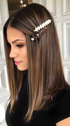 La comodidad es belleza 😍 Brown Hair Trends, Best Hair Color, Dark Fall, Fall Hair Color For Brunettes, Brunette Balayage Hair, Long Hair Color, Haircuts Straight Hair