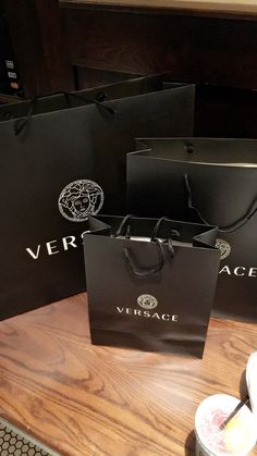 Versace Shopping Bag, Versace Gifts, Luxury Birthday Gifts, Luxury Lifestyle Fashion, Rich Girl Lifestyle, Best Poses For Pictures, Luxe Life, Luxury Lifestyle Dreams, Coach Horse And Carriage Tote