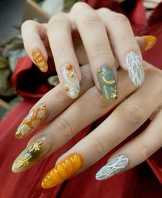 Get ready to flaunt some fabulous fall nails! 🍂✨ From cozy pumpkin spice designs to stunning autumn leaves, these chic nail art ideas will make your fingertips the star of the season. Whether you’re going for a simple look or something more intricate, we’ve got you covered with trendy colors and fun patterns that scream fall vibes. Perfect for any occasion, these nail art tips will have you showing off your seasonal style in no time! Diy Fall Nails, Fall Nail Art Ideas, Christmas Nail Art Ideas, Chic Nail Art, Punk Nails, Nail Art Trends, Soft Nails