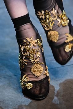 Dolce Neo Baroque, Grunge Look, Baroque Fashion, Mode Inspiration, Dolce & Gabbana, Ballerinas